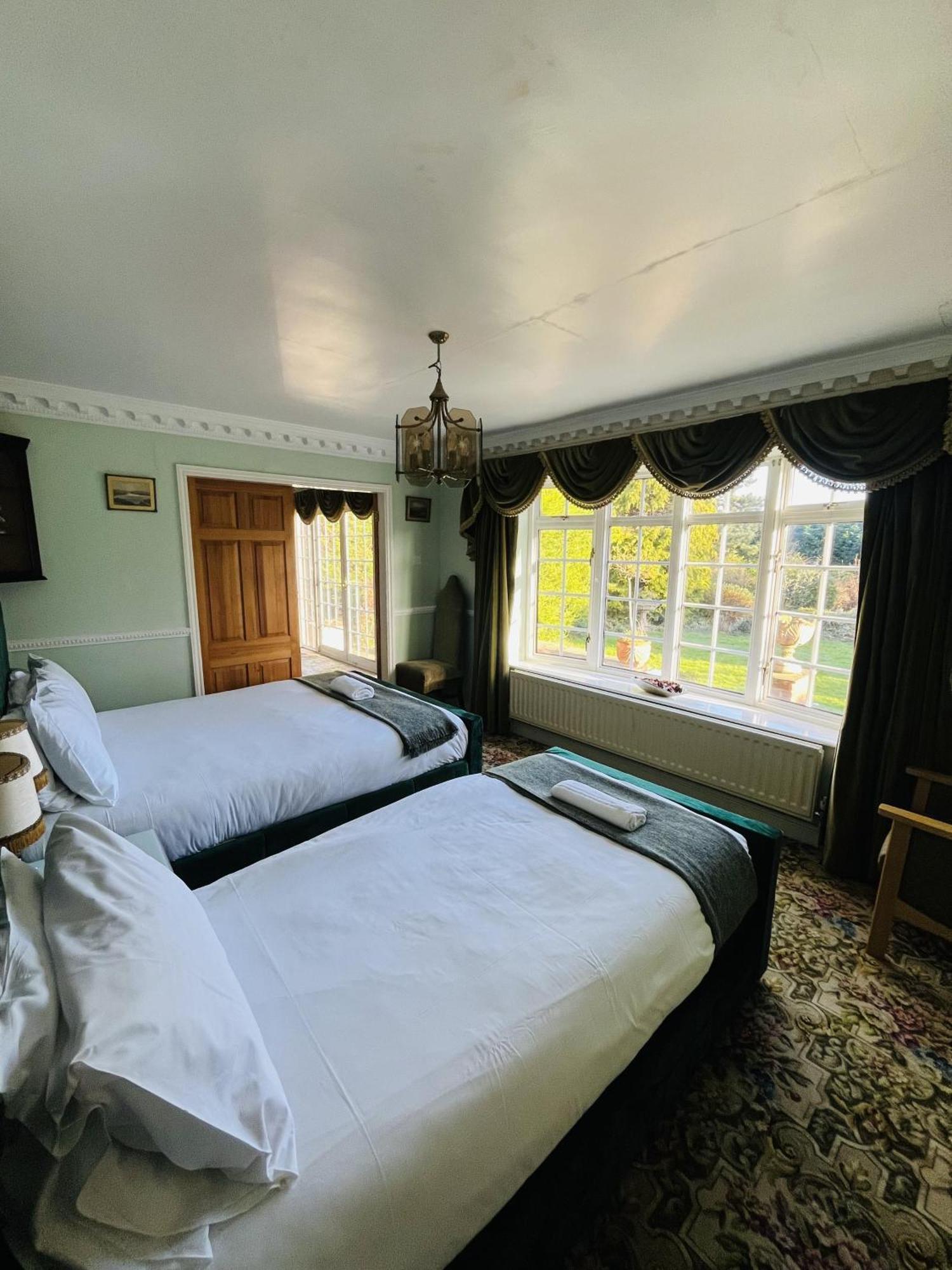 Unwind In Comfort At Cosy Caradus Free Parking Birmingham Exterior photo